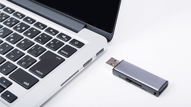 USB不正利用のイメージ写真
